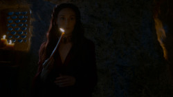 extant_GameOfThrones_4x02-TheLionAndTheRose_2458