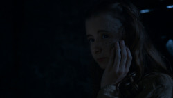 extant_GameOfThrones_4x02-TheLionAndTheRose_2467