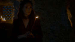 extant_GameOfThrones_4x02-TheLionAndTheRose_2470