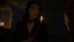 extant_GameOfThrones_4x02-TheLionAndTheRose_2474