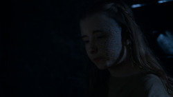 extant_GameOfThrones_4x02-TheLionAndTheRose_2482