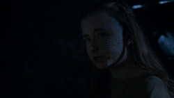 extant_GameOfThrones_4x02-TheLionAndTheRose_2484