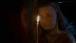 extant_GameOfThrones_4x02-TheLionAndTheRose_2504