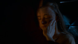 extant_GameOfThrones_4x02-TheLionAndTheRose_2512