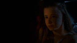 extant_GameOfThrones_4x02-TheLionAndTheRose_2517