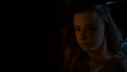 extant_GameOfThrones_4x02-TheLionAndTheRose_2518