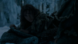 extant_GameOfThrones_4x02-TheLionAndTheRose_2633