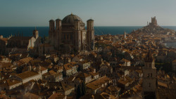 extant_GameOfThrones_4x02-TheLionAndTheRose_2935