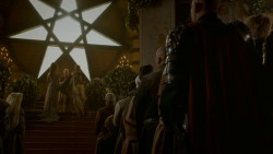 extant_GameOfThrones_4x02-TheLionAndTheRose_2998