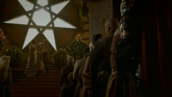 extant_GameOfThrones_4x02-TheLionAndTheRose_3004