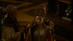 extant_GameOfThrones_4x02-TheLionAndTheRose_3006