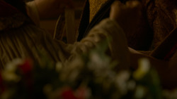extant_GameOfThrones_4x02-TheLionAndTheRose_3016