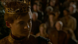 extant_GameOfThrones_4x02-TheLionAndTheRose_3026
