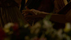 extant_GameOfThrones_4x02-TheLionAndTheRose_3036