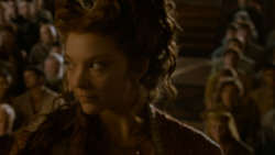 extant_GameOfThrones_4x02-TheLionAndTheRose_3040