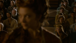 extant_GameOfThrones_4x02-TheLionAndTheRose_3042