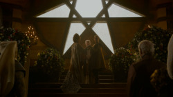 extant_GameOfThrones_4x02-TheLionAndTheRose_3050
