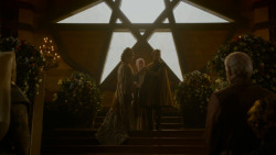 extant_GameOfThrones_4x02-TheLionAndTheRose_3053