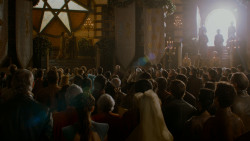 extant_GameOfThrones_4x02-TheLionAndTheRose_3057
