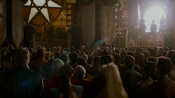 extant_GameOfThrones_4x02-TheLionAndTheRose_3058