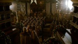 extant_GameOfThrones_4x02-TheLionAndTheRose_3070