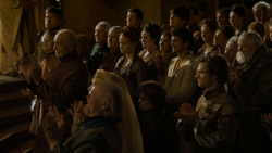 extant_GameOfThrones_4x02-TheLionAndTheRose_3073