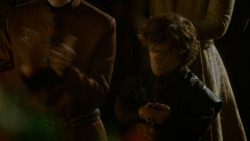 extant_GameOfThrones_4x02-TheLionAndTheRose_3079