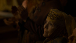 extant_GameOfThrones_4x02-TheLionAndTheRose_3086