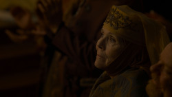 extant_GameOfThrones_4x02-TheLionAndTheRose_3088