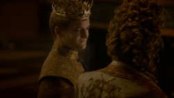 extant_GameOfThrones_4x02-TheLionAndTheRose_3090