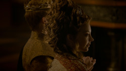 extant_GameOfThrones_4x02-TheLionAndTheRose_3093
