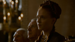 extant_GameOfThrones_4x02-TheLionAndTheRose_3101