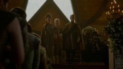 extant_GameOfThrones_4x02-TheLionAndTheRose_3113