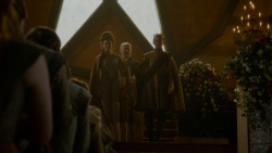 extant_GameOfThrones_4x02-TheLionAndTheRose_3115