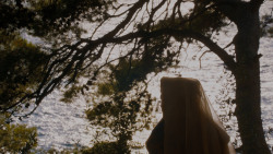 extant_GameOfThrones_4x02-TheLionAndTheRose_3133