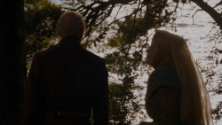 extant_GameOfThrones_4x02-TheLionAndTheRose_3140