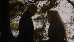 extant_GameOfThrones_4x02-TheLionAndTheRose_3142