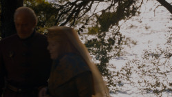 extant_GameOfThrones_4x02-TheLionAndTheRose_3144