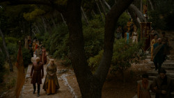 extant_GameOfThrones_4x02-TheLionAndTheRose_3146