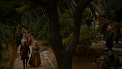 extant_GameOfThrones_4x02-TheLionAndTheRose_3148