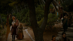extant_GameOfThrones_4x02-TheLionAndTheRose_3150
