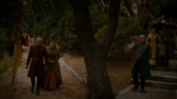 extant_GameOfThrones_4x02-TheLionAndTheRose_3157