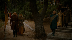 extant_GameOfThrones_4x02-TheLionAndTheRose_3159