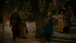 extant_GameOfThrones_4x02-TheLionAndTheRose_3162