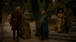 extant_GameOfThrones_4x02-TheLionAndTheRose_3164