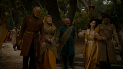 extant_GameOfThrones_4x02-TheLionAndTheRose_3168