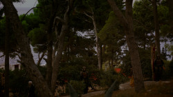 extant_GameOfThrones_4x02-TheLionAndTheRose_3174