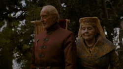 extant_GameOfThrones_4x02-TheLionAndTheRose_3176