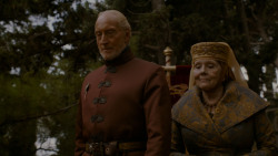 extant_GameOfThrones_4x02-TheLionAndTheRose_3180