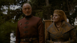 extant_GameOfThrones_4x02-TheLionAndTheRose_3182